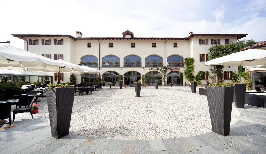 Hotel Cascina Canova Uggiate-Trevano Exteriör bild